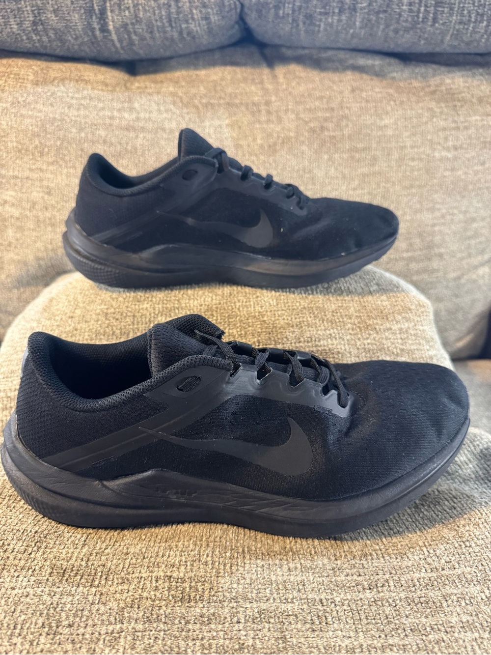 Nike Air Winflo 10 Men’s Running Shoes All Black #DV4022-001 Size 11.5